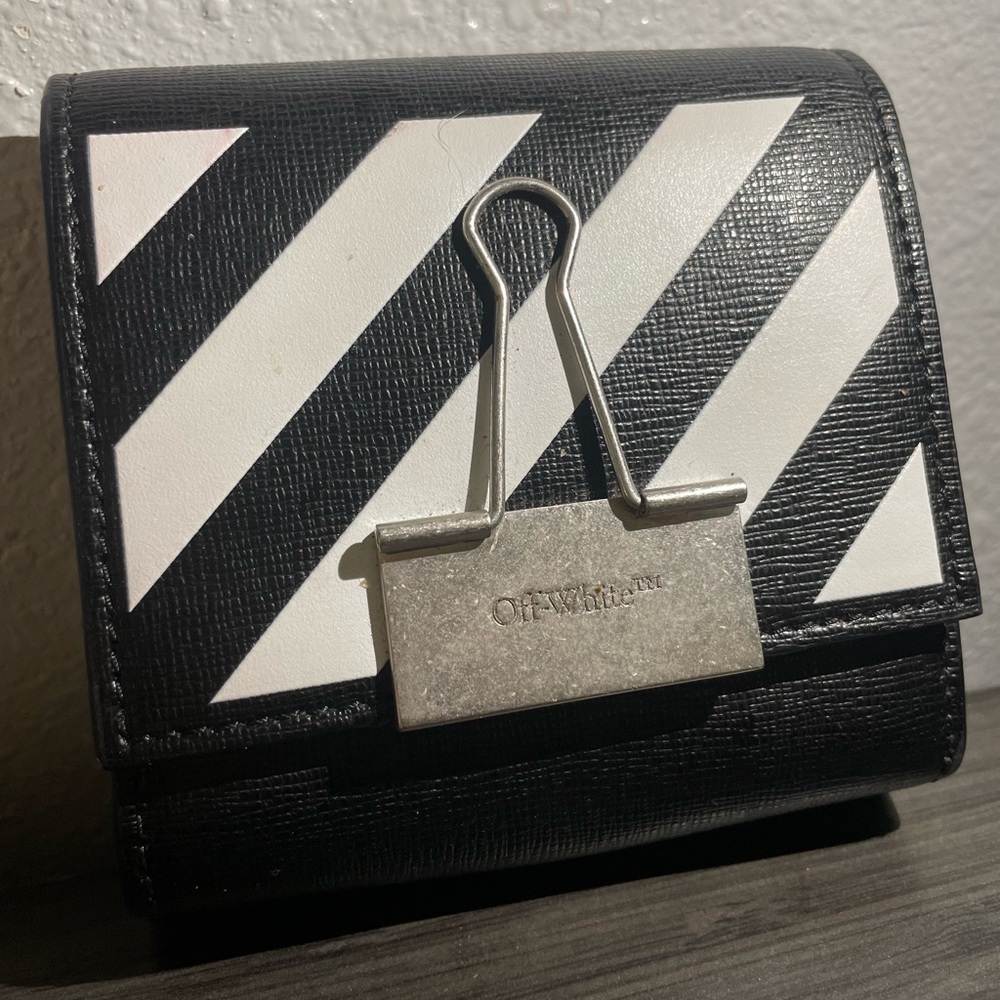 Off-White Binder Clip Diagonal Stripe Leather Accordion Wallet